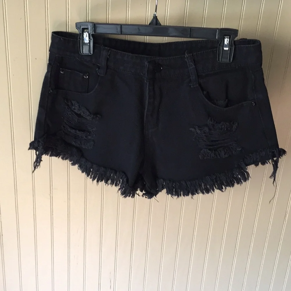 Black jean‎ shorts size large